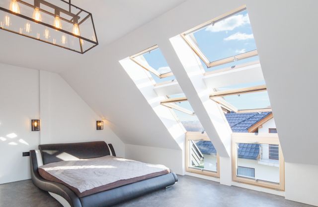 Designo R7 – výsuvně kyvné střešní okno