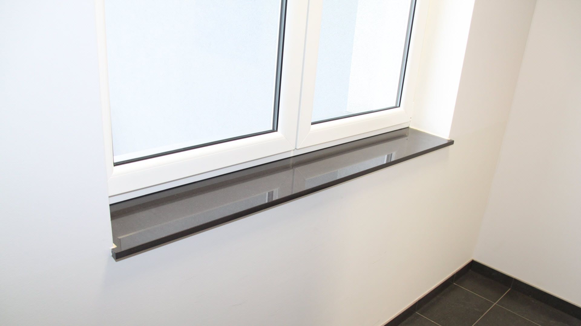 Venkovní parapet – tažený hliník